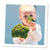 Baby isst Brokkoli