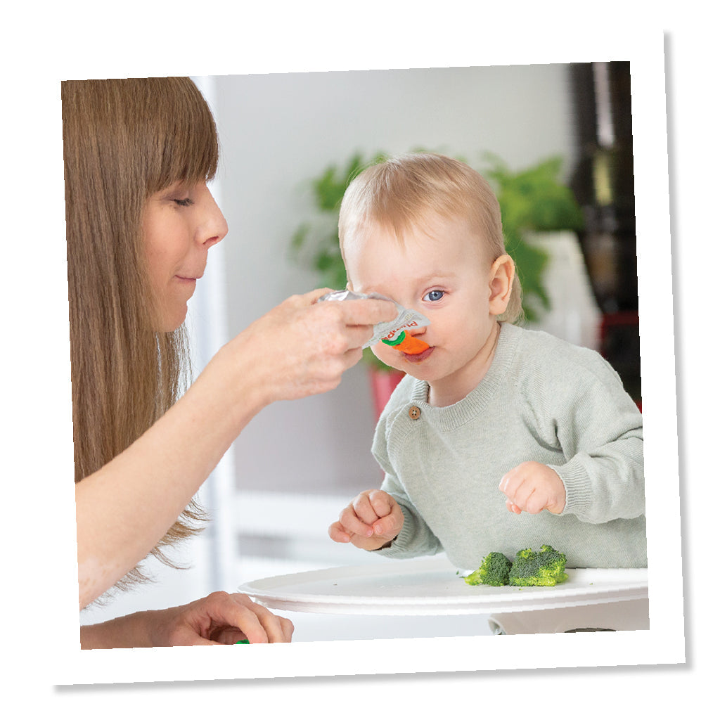 Baby isst Bio-Lebensmittel